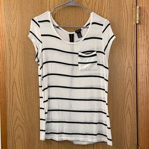 Women’s Scoop Neck Stripped Tee